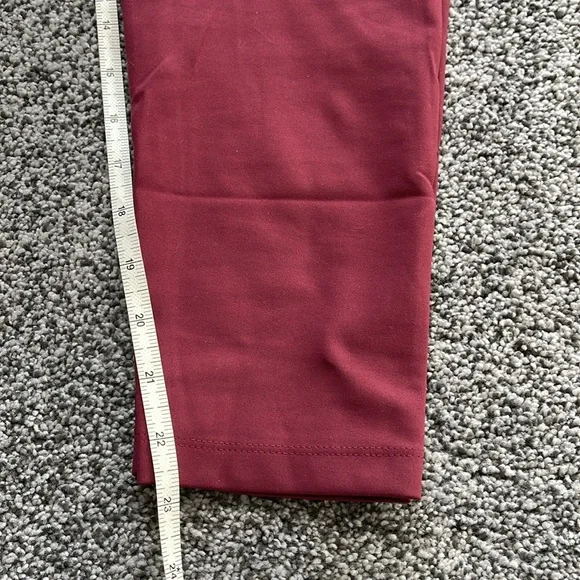 Compressive High-Rise Legging Recycled Plastic - Picture 7 of 7